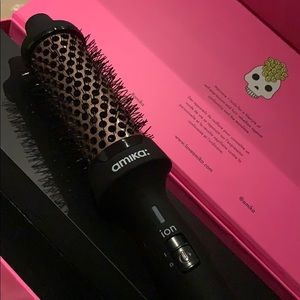 Amika Blowout Babe Thermal Brush